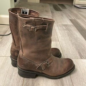 Like new frye boots for sale. Excellent condition barely worn.